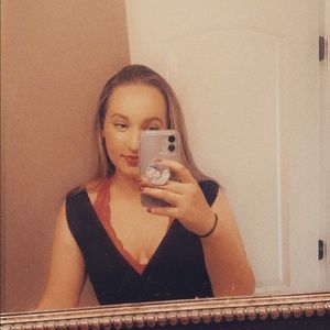 Meet your Posher, Caitlin